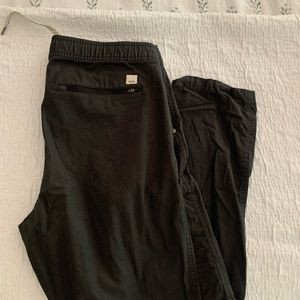 VUORI women’s hiking tactical pants.